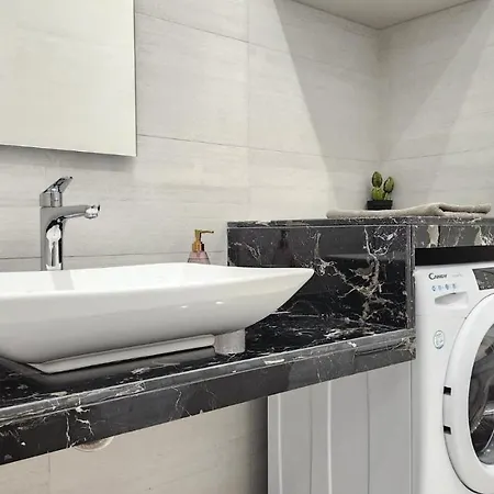De Lenco 4 Apartment Athens